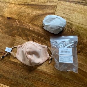 ST JOHN knit mask / new